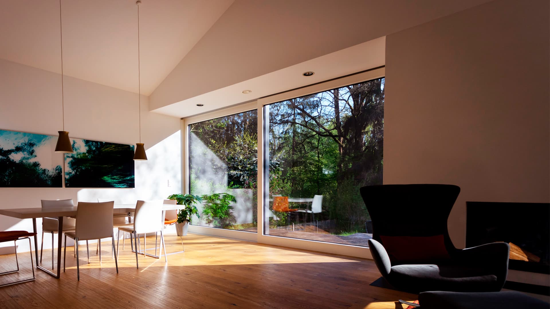 Ventanas de gran dimensión que permiten una excelente entrada de luz con nuestros sistemas elevables.